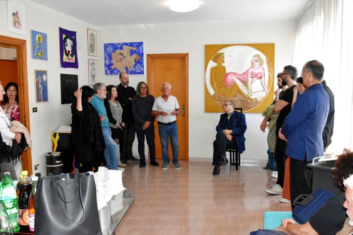 Inaugurazione della mostra di Juan Esperanza, “Anamorfosi. Pitture sculture installazioni”, svoltasi sabato 11 maggio al centro d’Arte e Cultura “Piero Montana”a Bagheria (Palermo).